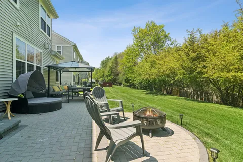 $829,000 | 2313 Avalon Drive, Buffalo Grove, IL 60089