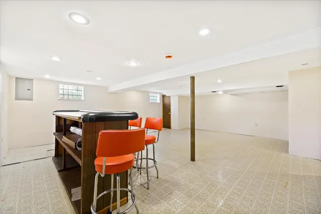 a very nice looking room with a mirror