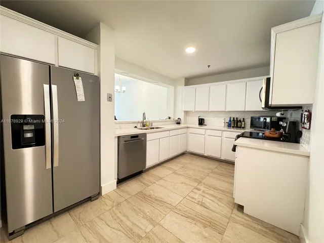 $8,500 | 201 Crandon Boulevard, Unit 324, Key Biscayne, FL 33149