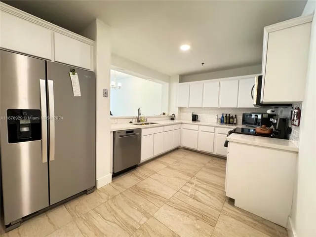 $8,500 | 201 Crandon Boulevard, Unit 324, Key Biscayne, FL 33149