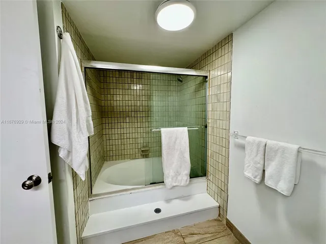 $8,500 | 201 Crandon Boulevard, Unit 324, Key Biscayne, FL 33149