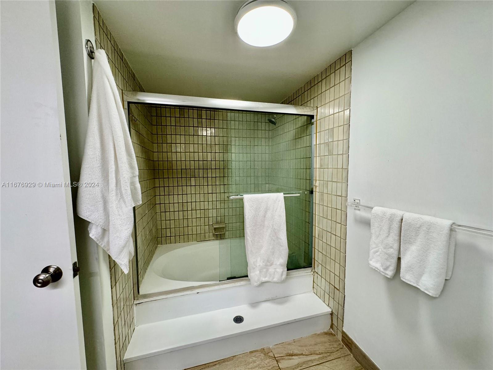 201 Crandon Boulevard, Unit 324 Key Biscayne, FL 33149 - Photo 20 of 33