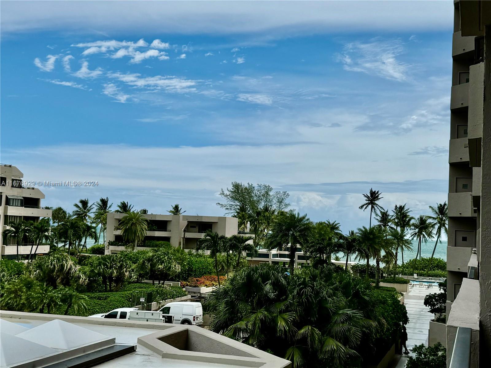 201 Crandon Boulevard, Unit 324 Key Biscayne, FL 33149 - Photo 2 of 33