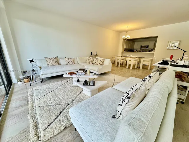 $8,500 | 201 Crandon Boulevard, Unit 324, Key Biscayne, FL 33149