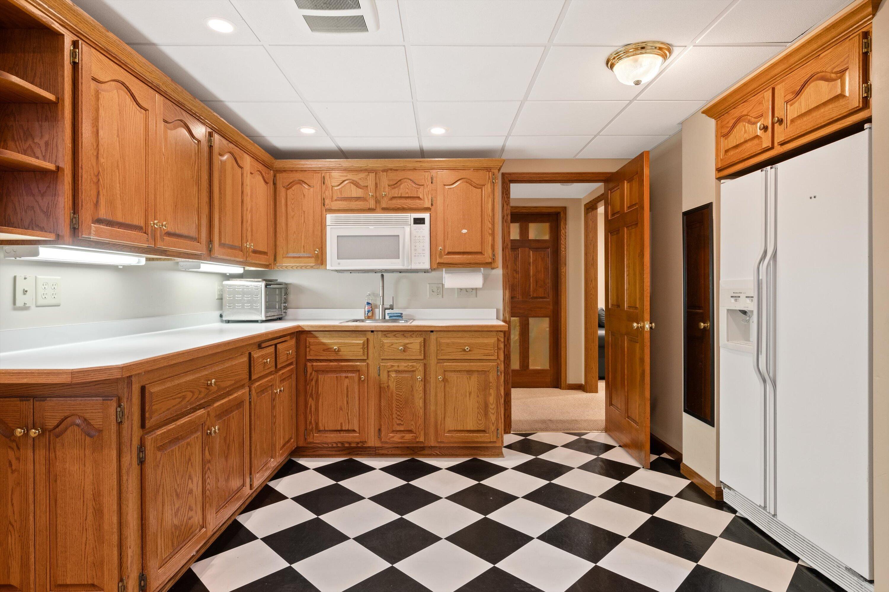 990 South Springdale Road Waukesha, WI 53186 - Photo 32 of 45 Lower level wet bar