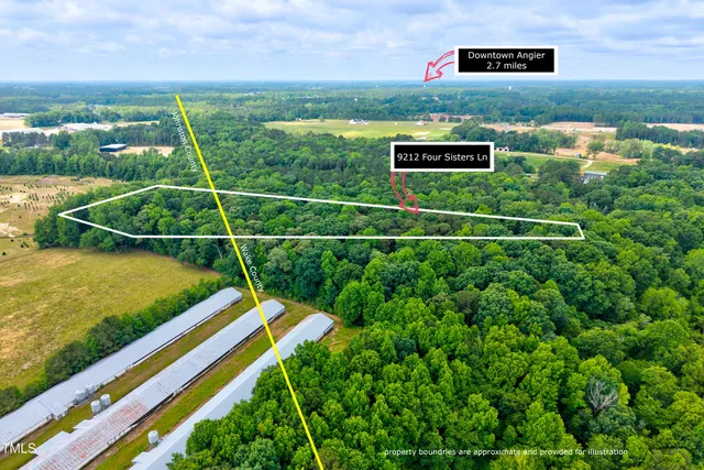 a view of a tennis court