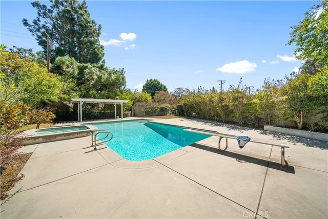 $2,400,000 | 2465 Lorain Road, San Marino, CA 91108