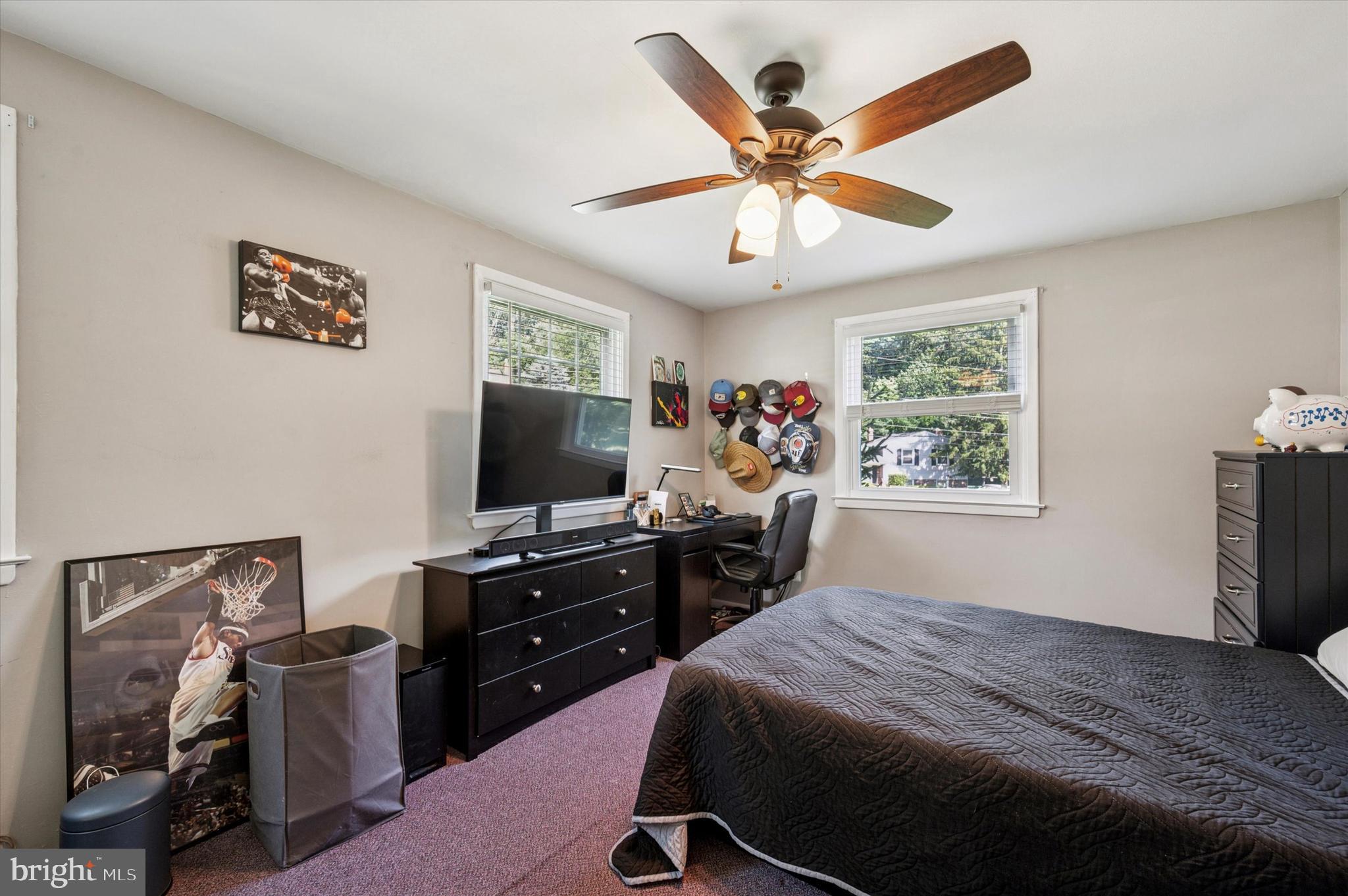 1007 Glen Road Wallingford, PA 19086 - Photo 28 of 50 a bedroom with a workspace