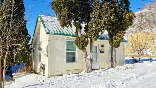 $90,000 | 304 Sanderson Street, Red Wing, MN 55066