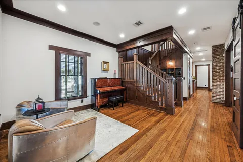 $1,028,000 | 512 Archer Street, Houston, TX 77009