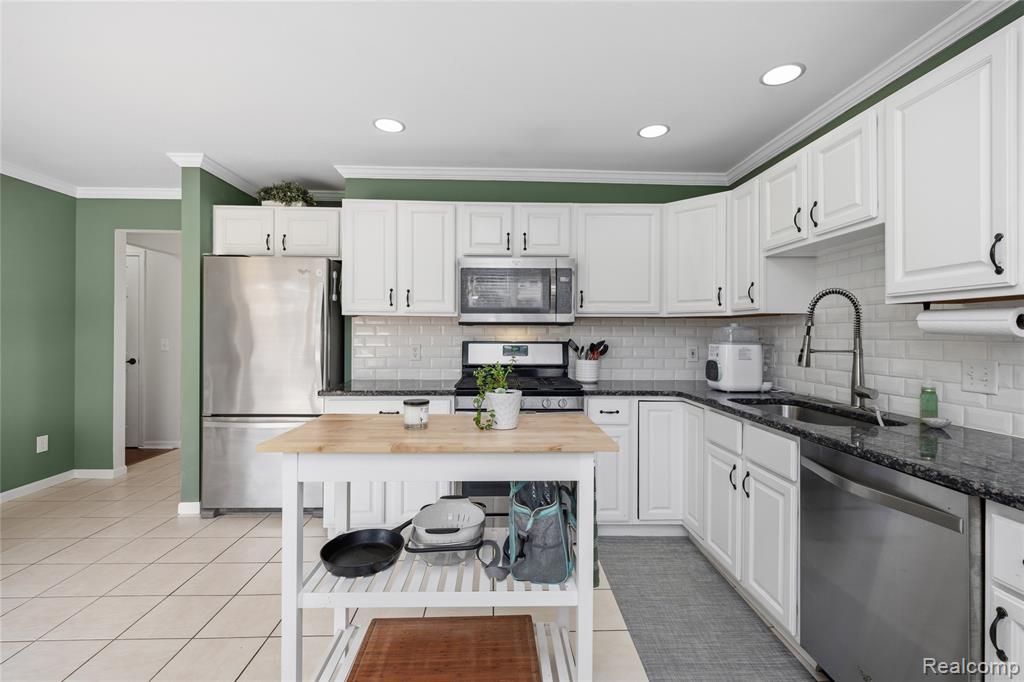 1501 Miller Road Lake Orion, MI 48362 - Photo 17 of 81 Gallery Image 17