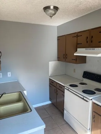 $950 | 327 John Wesley Boulevard, Bossier City, LA 71112
