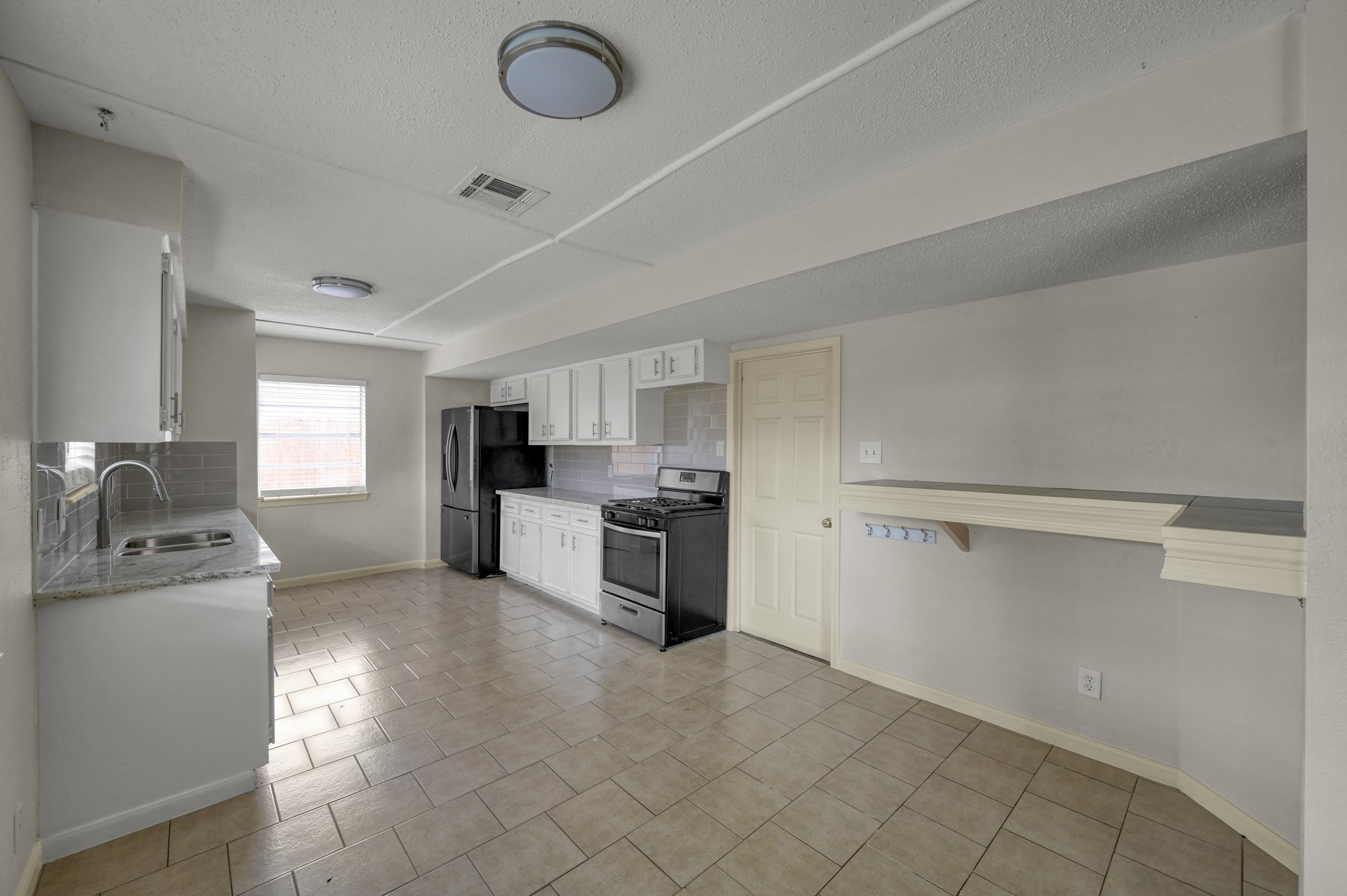29318 Waltham Street Spring, TX 77386 - Photo 8 of 22