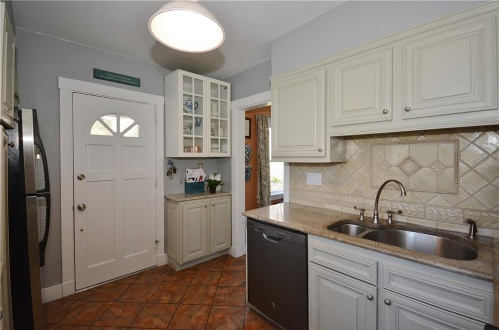 611 West Waldheim Road Pittsburgh, PA 15215 - Photo 4 of 25 Gallery Image 4