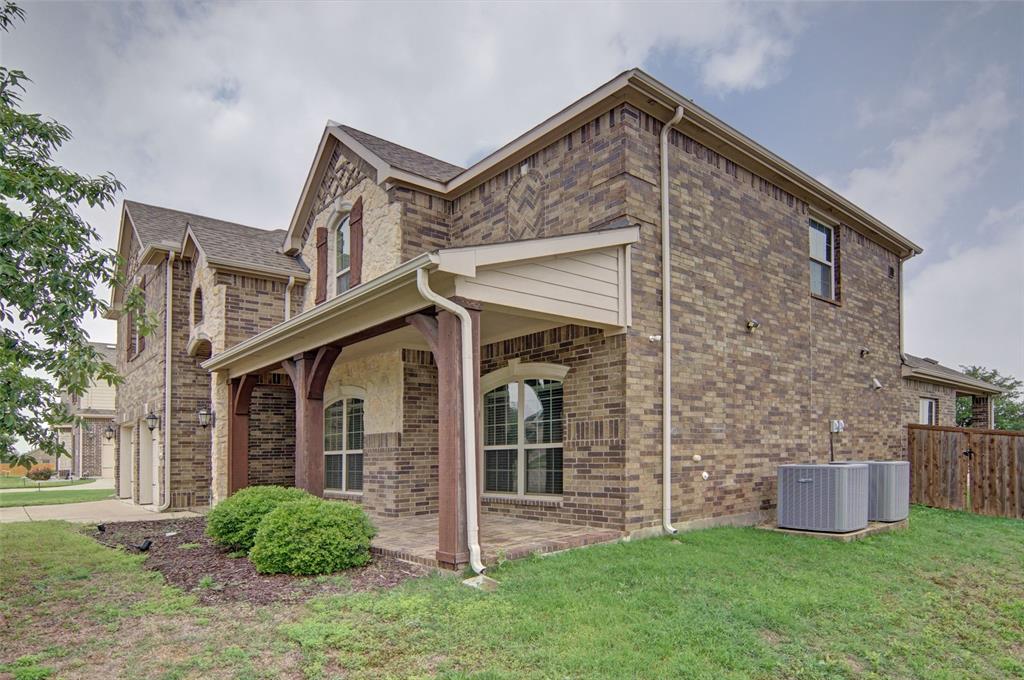 6132 Falls Lake Road Fort Worth, TX 76179 - Photo 3 of 40