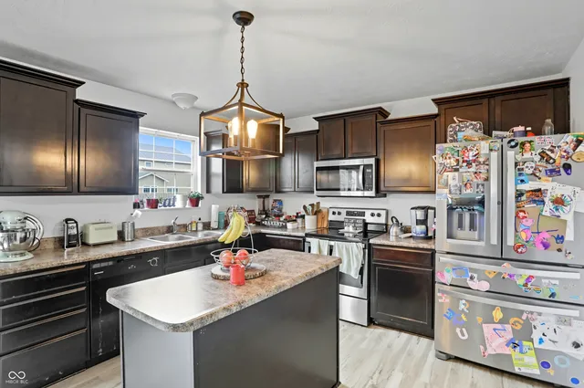 $289,900 | 2202 Silver Spoon Drive, Greenfield, IN 46140