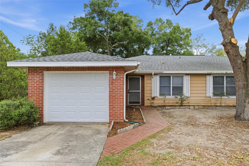 8124 Omaha Circle Spring Hill, FL 34606 - Photo 2 of 42