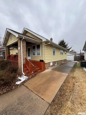 $110,000 | 807 West Corrington Avenue, Peoria, IL 61604