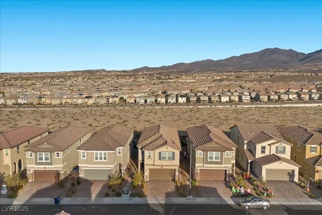 $575,000 | 2832 Frabiele Street, Henderson, NV 89044