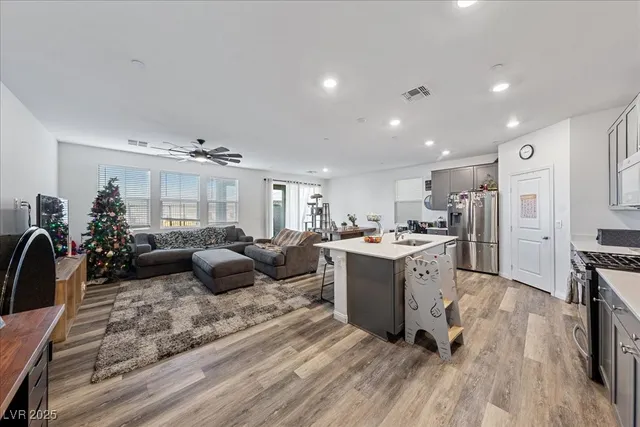 $575,000 | 2832 Frabiele Street, Henderson, NV 89044