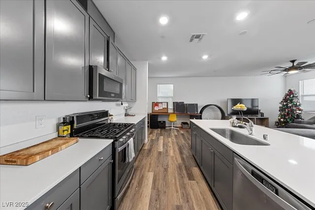 $575,000 | 2832 Frabiele Street, Henderson, NV 89044