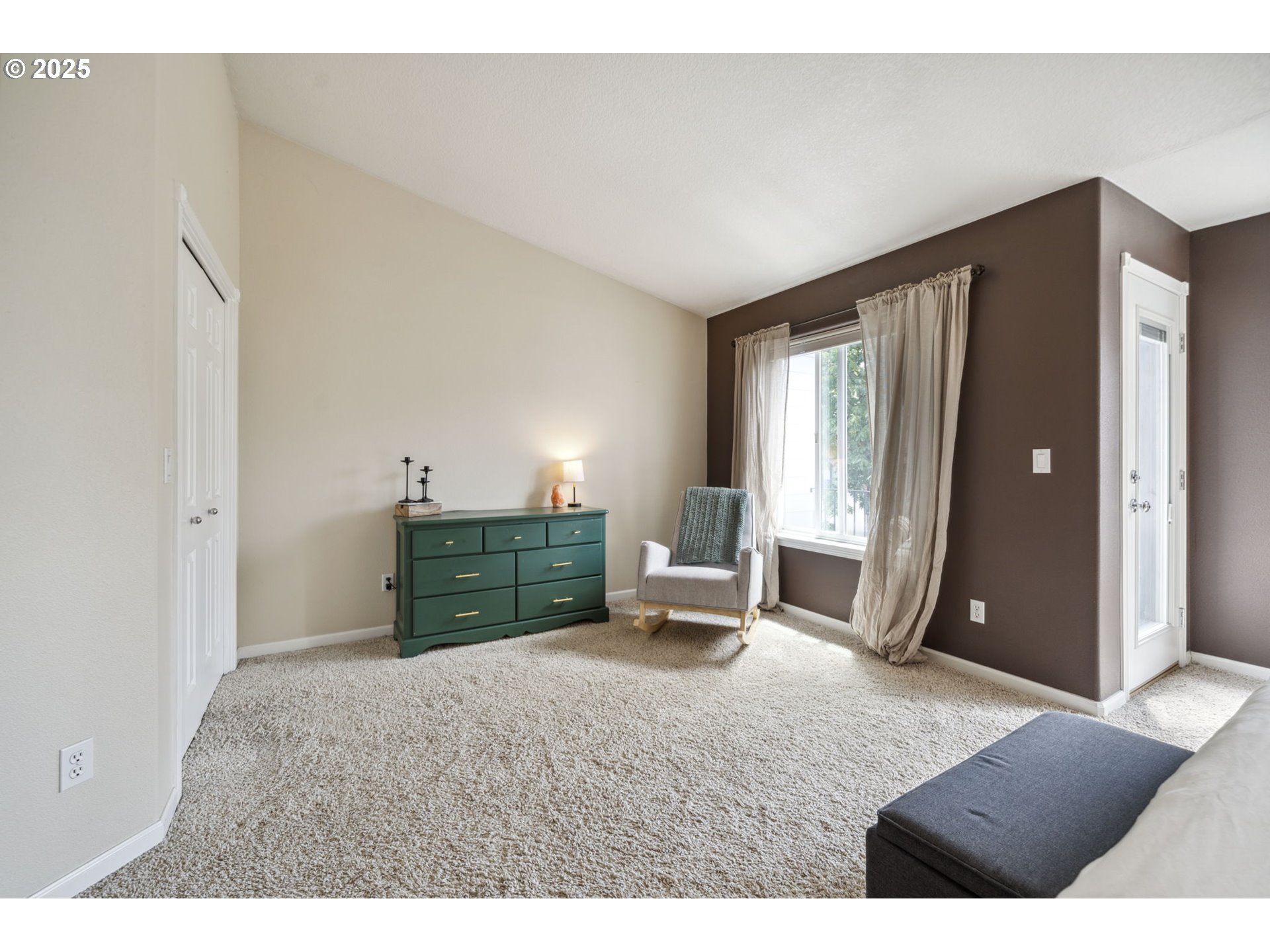 660 Northeast 9th Street Gresham, OR 97030 - Photo 13 of 25