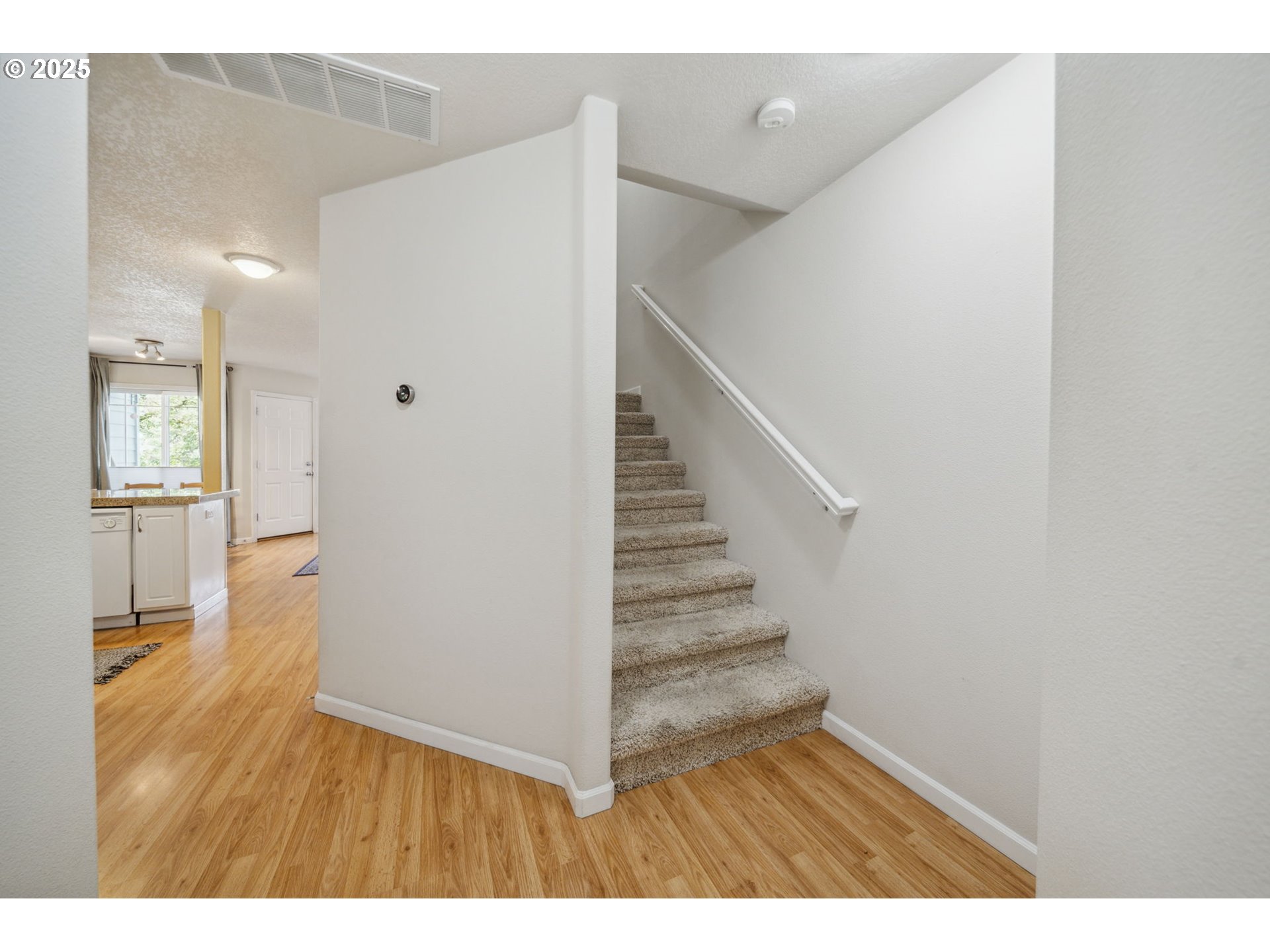 660 Northeast 9th Street Gresham, OR 97030 - Photo 10 of 25
