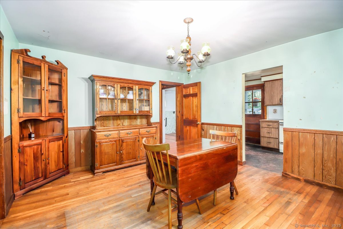 16 Farrell Road Newtown, CT 06470 - Photo 15 of 38