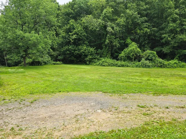 $975,000 | 16 Farrell Road, Newtown, CT 06470