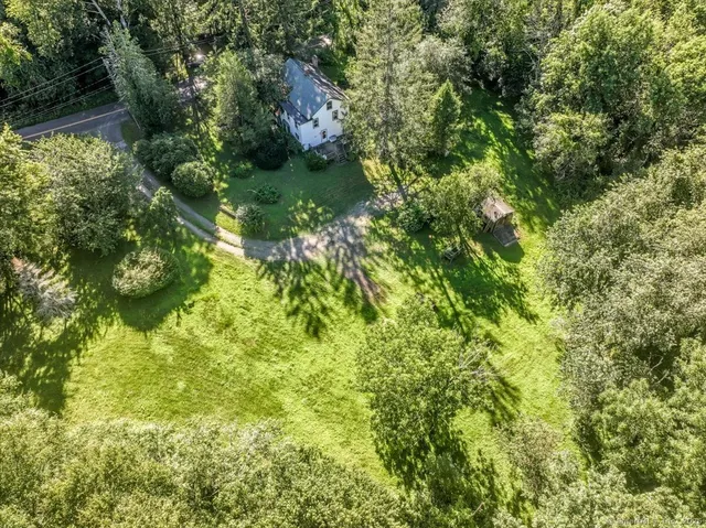 $975,000 | 16 Farrell Road, Newtown, CT 06470