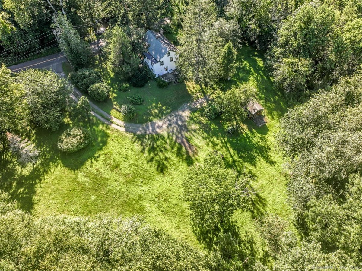 16 Farrell Road Newtown, CT 06470 - Photo 34 of 38