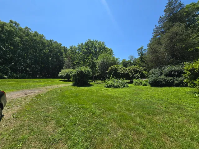 $975,000 | 16 Farrell Road, Newtown, CT 06470