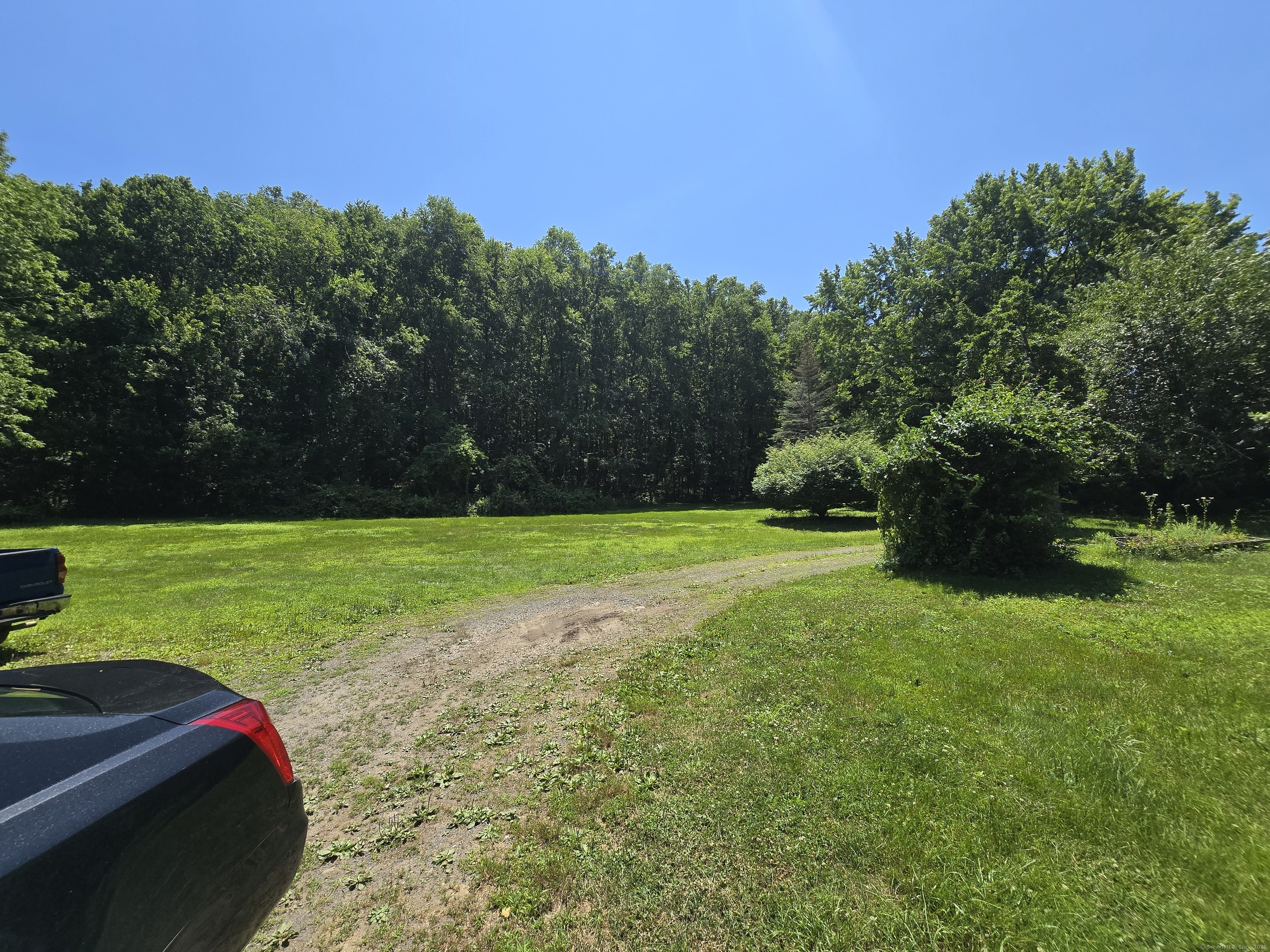 16 Farrell Road Newtown, CT 06470 - Photo 7 of 38