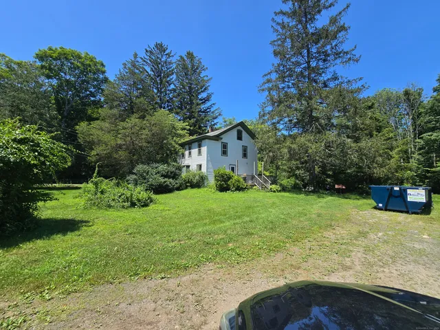 $975,000 | 16 Farrell Road, Newtown, CT 06470