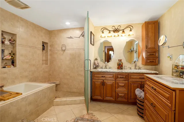 $899,000 | 531 North Rossmore Avenue, Unit 202, Los Angeles, CA 90004