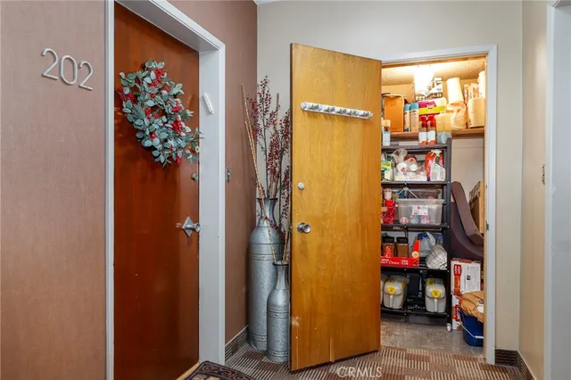 $899,000 | 531 North Rossmore Avenue, Unit 202, Los Angeles, CA 90004