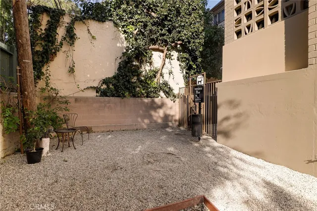 $899,000 | 531 North Rossmore Avenue, Unit 202, Los Angeles, CA 90004