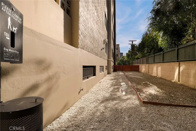 $899,000 | 531 North Rossmore Avenue, Unit 202, Los Angeles, CA 90004