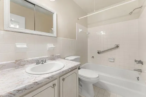 $137,500 | 401 North J Street, Unit 12, Lake Worth Beach, FL 33460