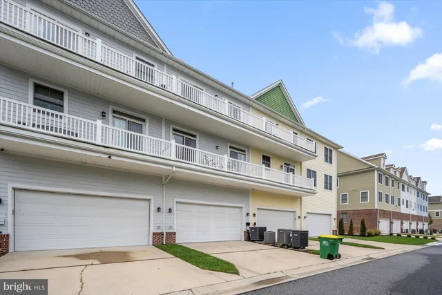 $575,000 | 11446 West Sand Cove Road, Selbyville, DE 19975