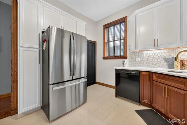 $385,000 | 2010 Blendon Place, St. Louis, MO 63143