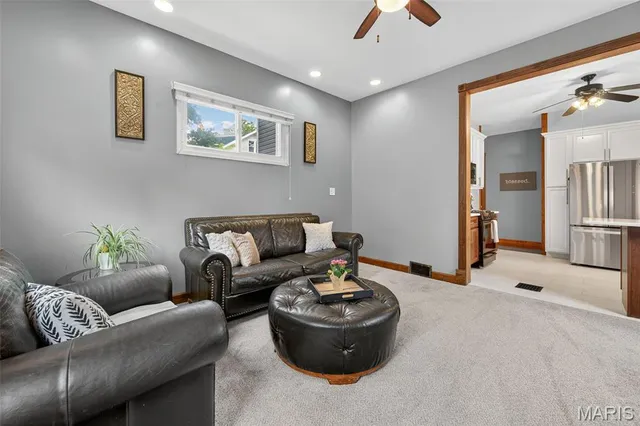 $385,000 | 2010 Blendon Place, St. Louis, MO 63143