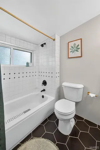 $385,000 | 2010 Blendon Place, St. Louis, MO 63143