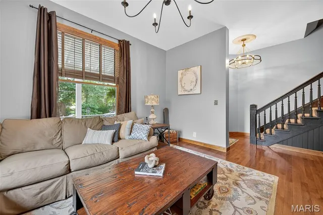 $385,000 | 2010 Blendon Place, St. Louis, MO 63143