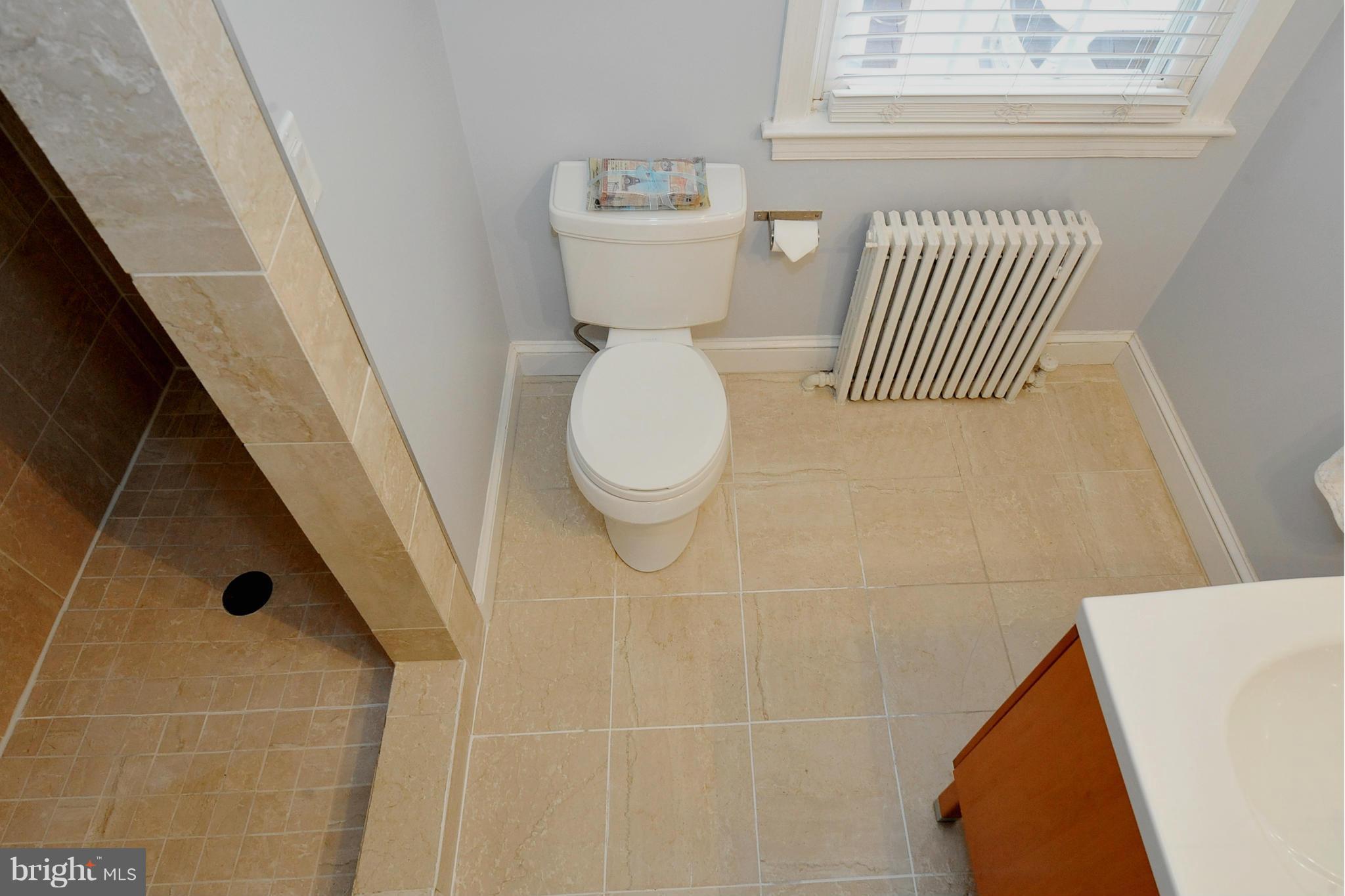 2124 Tunlaw Road Northwest Washington, DC 20007 - Photo 13 of 21 Bath (Master)