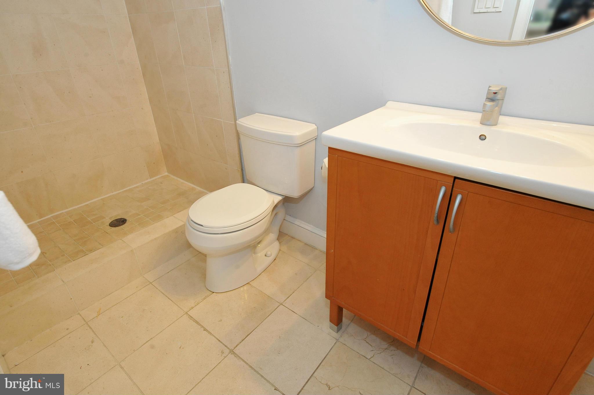 2124 Tunlaw Road Northwest Washington, DC 20007 - Photo 20 of 21 Bath