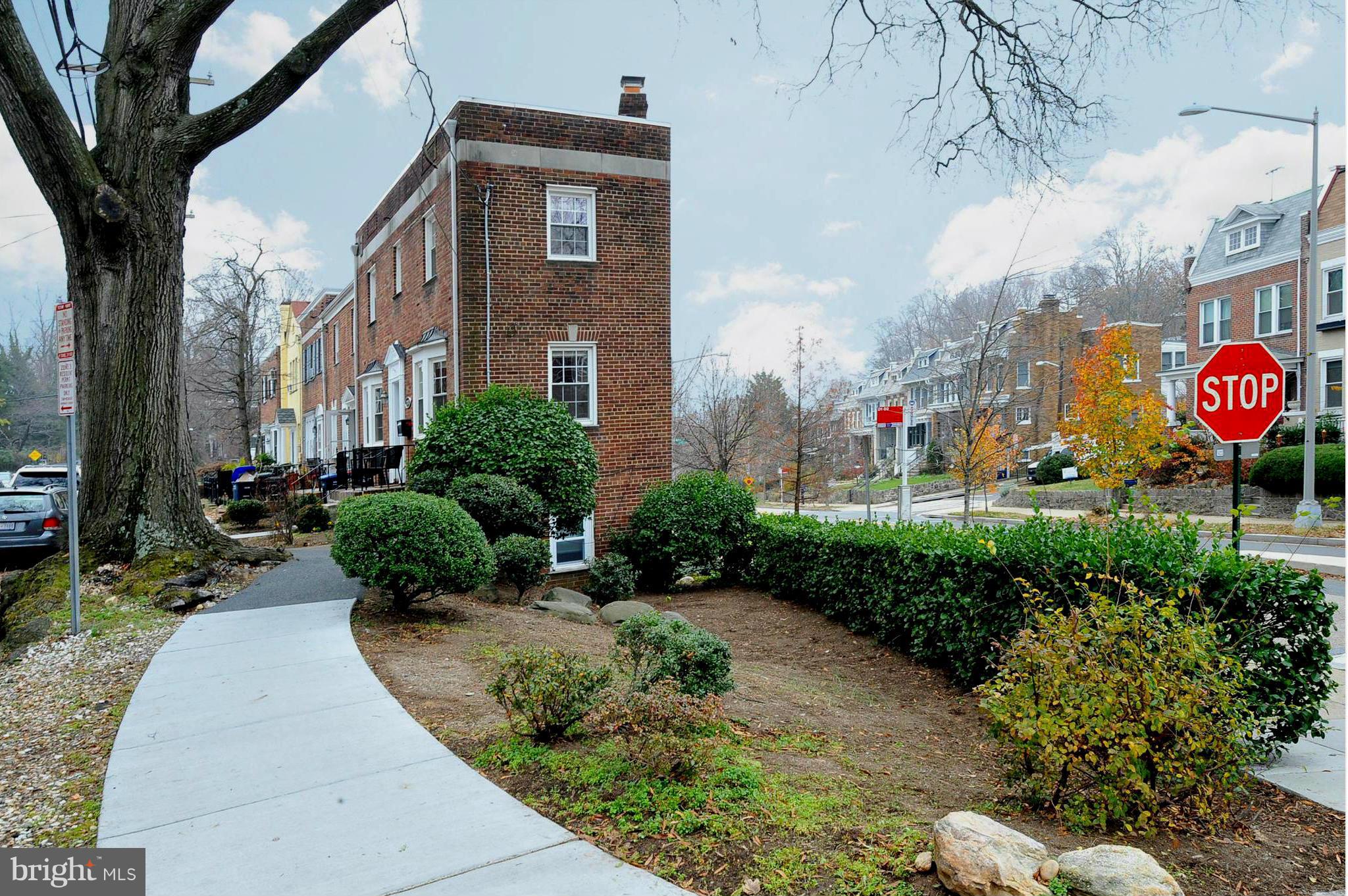 2124 Tunlaw Road Northwest Washington, DC 20007 - Photo 3 of 21 Exterior (General)