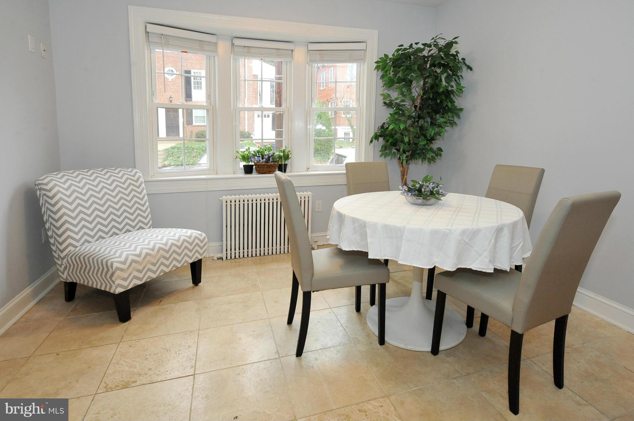 2124 Tunlaw Road Northwest Washington, DC 20007 - Photo 7 of 21 Dining Room