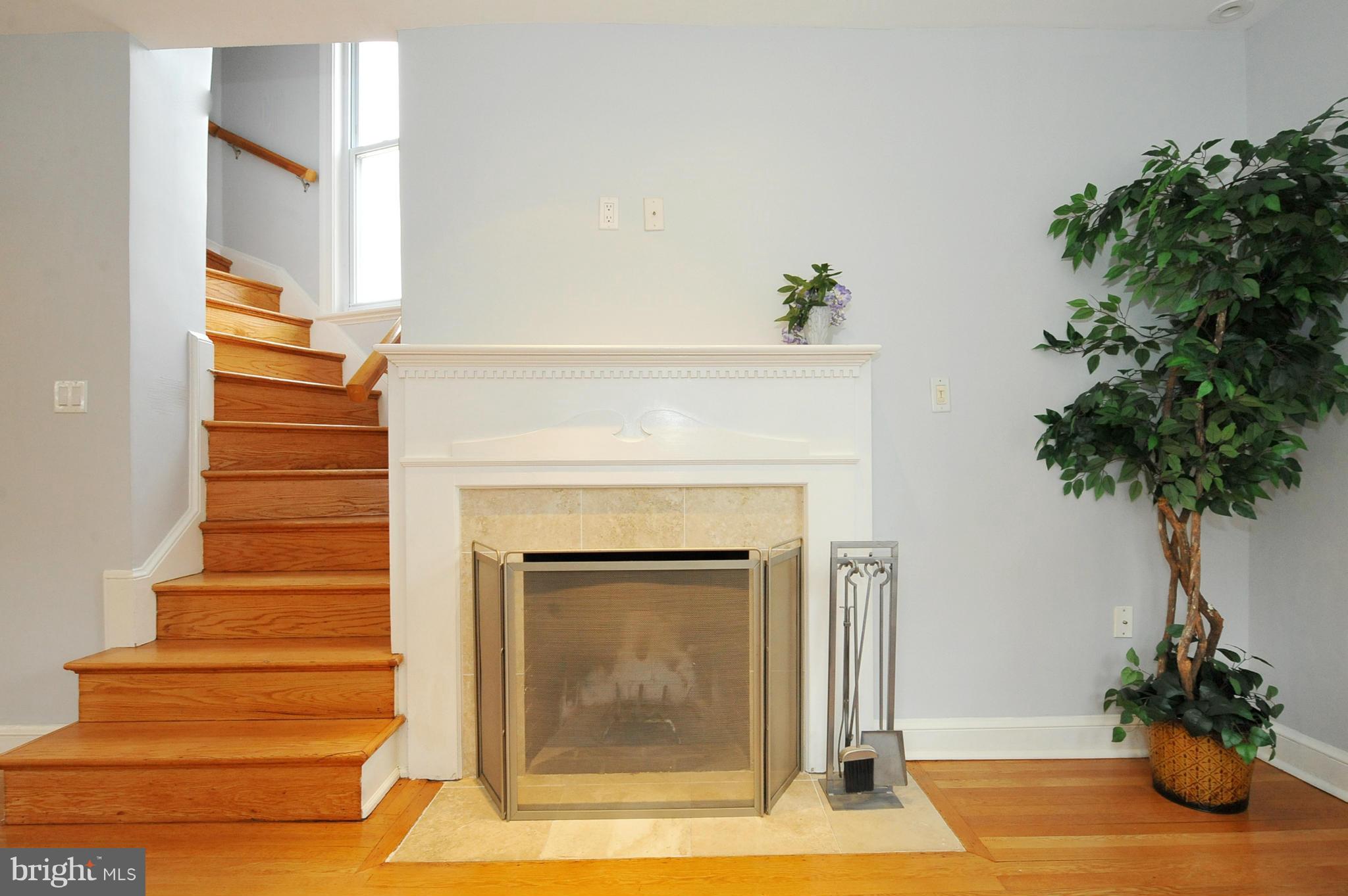 2124 Tunlaw Road Northwest Washington, DC 20007 - Photo 10 of 21 Interior (General)