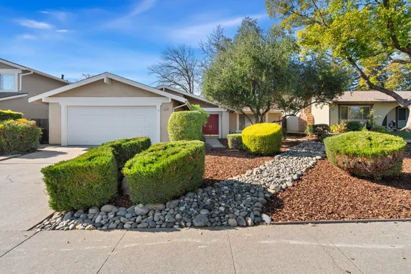 $489,500 | 5865 Esrig Way, Sacramento, CA 95841